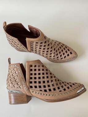 Jeffrey Campbell Western Boots Womens Size 8.5 Brown Studded Cutout Leather